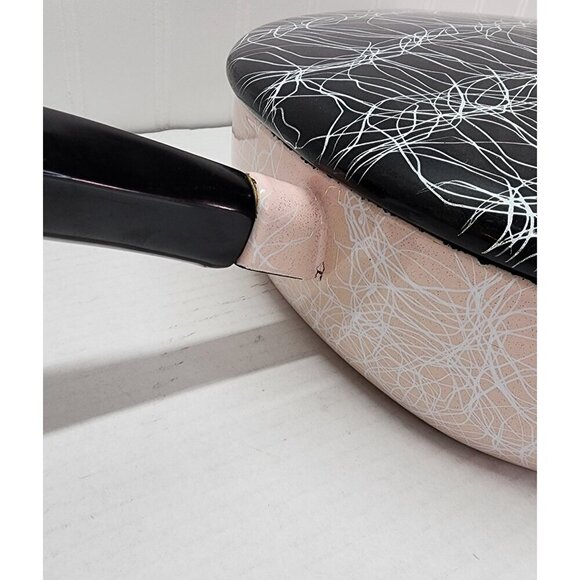 1950's Vintage Serendipity Spaghetti String Pink & Black Abstract Enamel Skillet - Picture 6 of 16